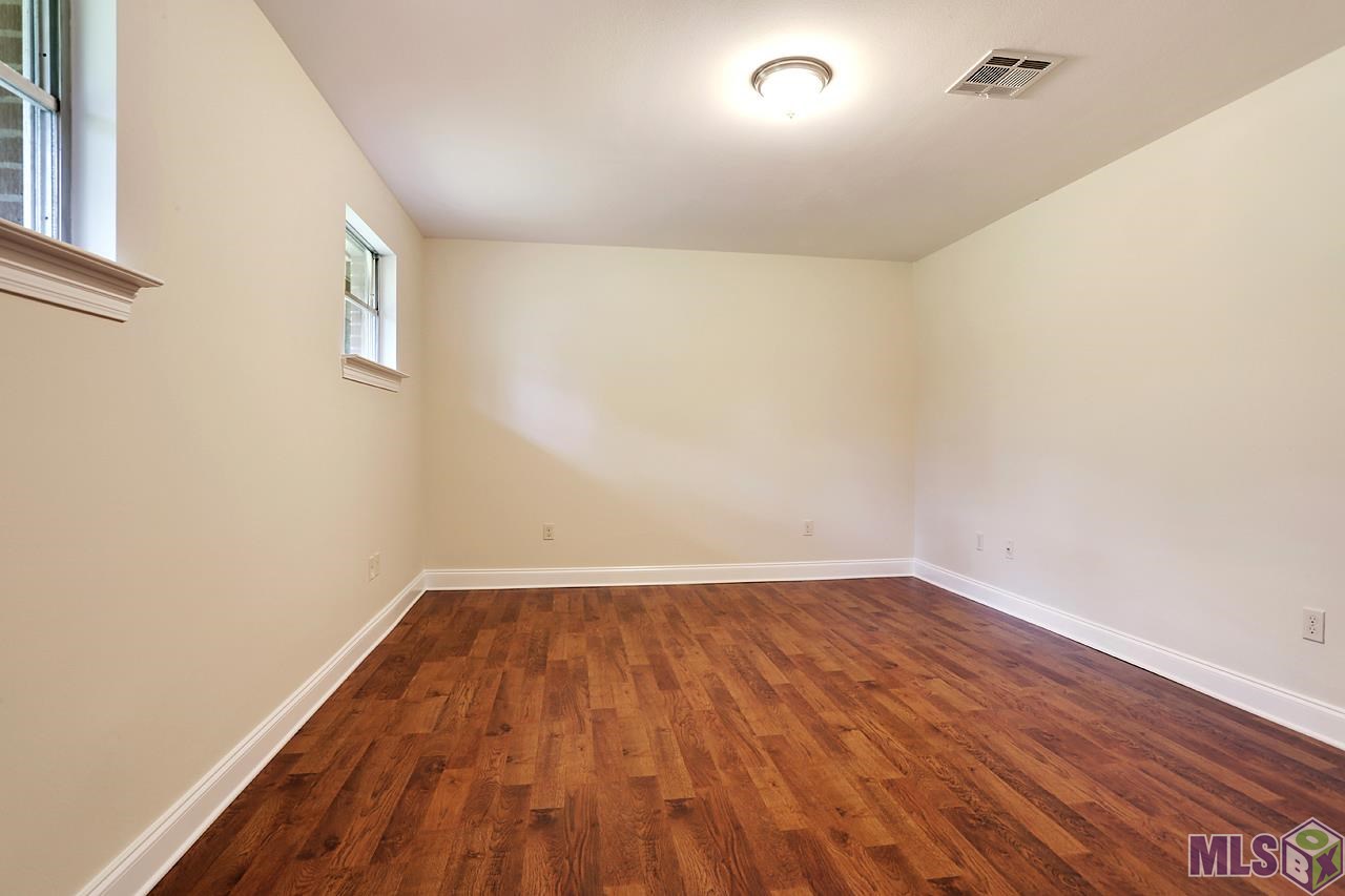 12135 Sullivan Road Central, LA 70818 - Photo 8 of 10