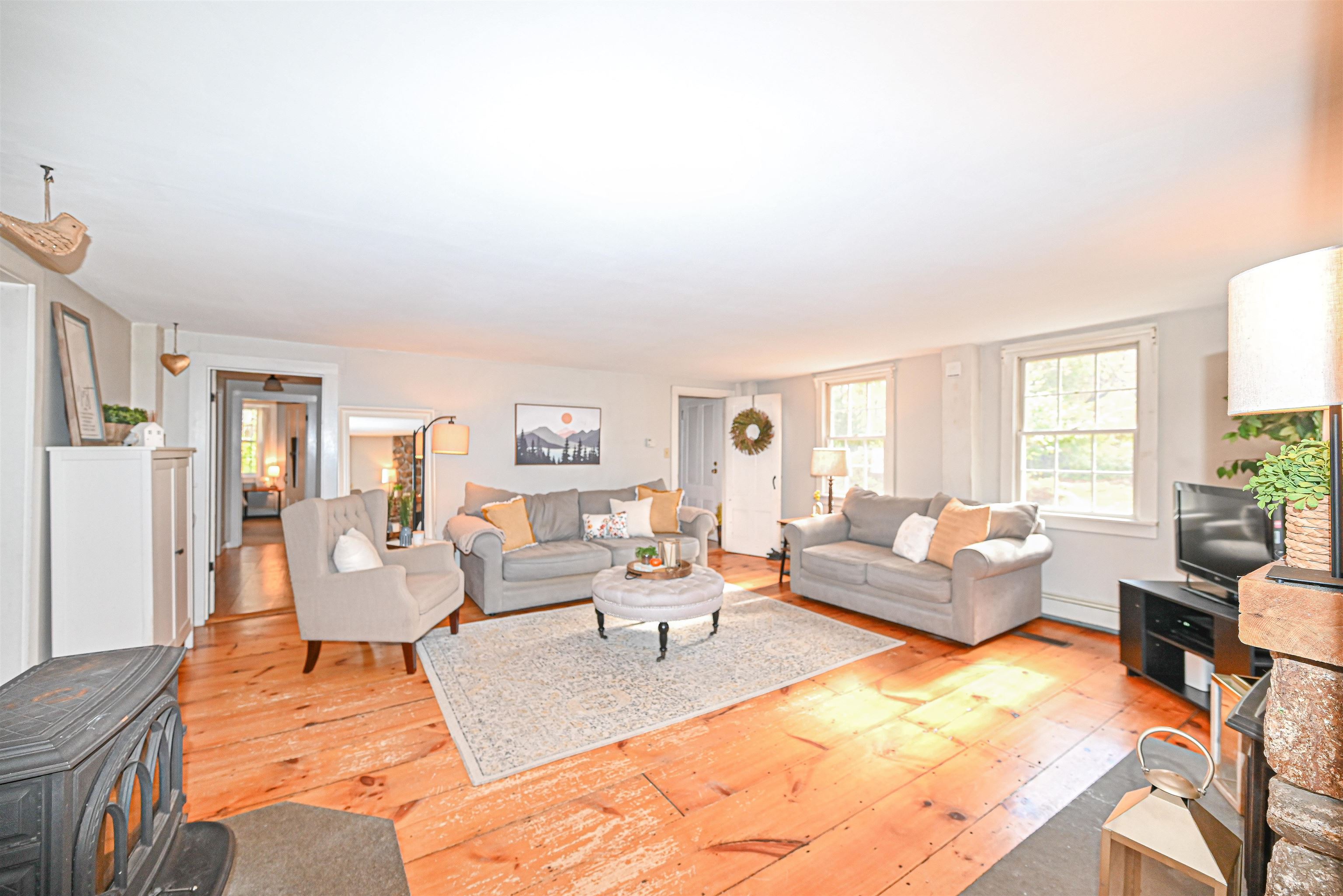 17 Lewis Road New Boston, NH 03070 - Photo 3 of 40