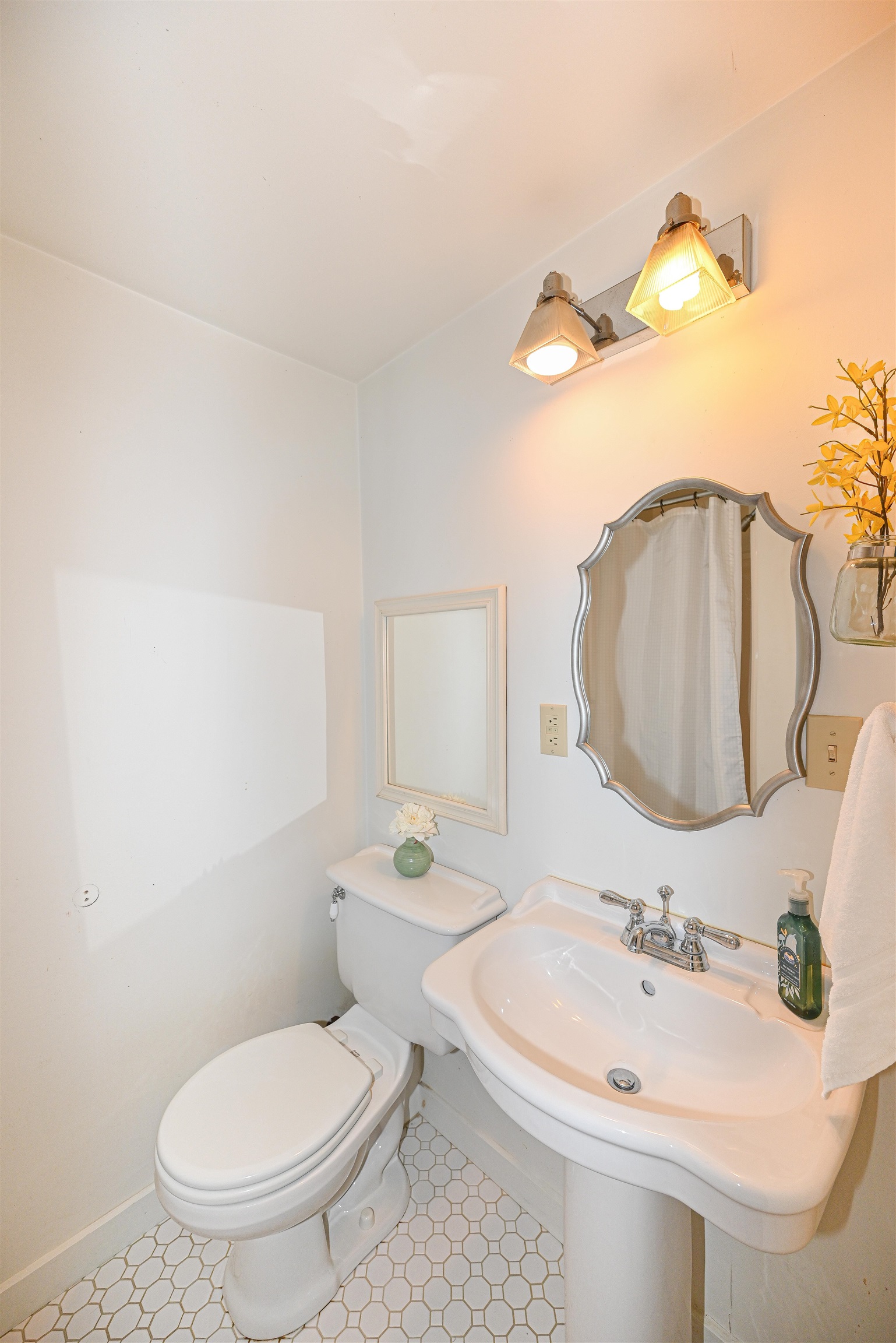 17 Lewis Road New Boston, NH 03070 - Photo 8 of 40