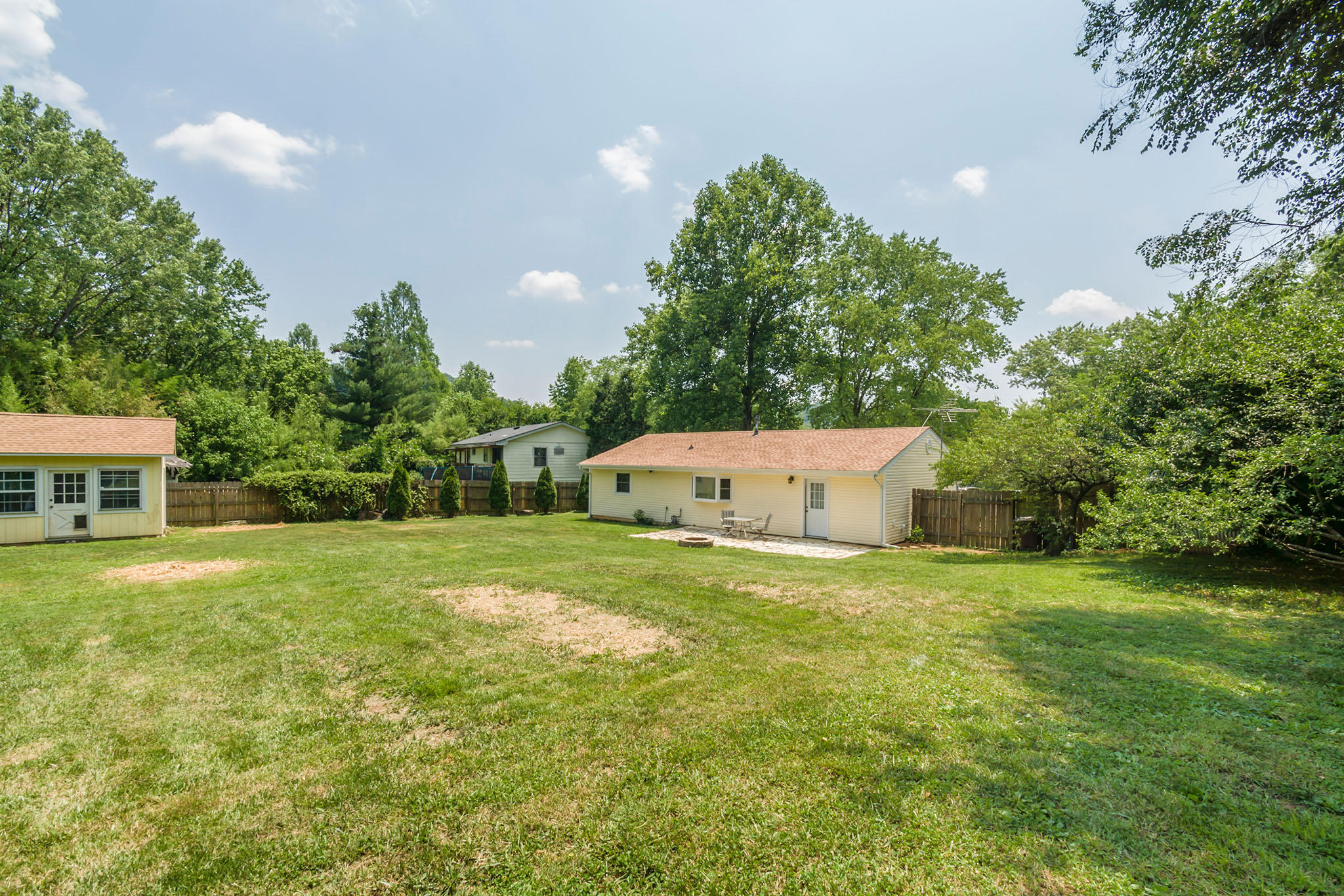16 Lindale Lane Oak Ridge, TN 37830 - Photo 17 of 19 16_Lindale_117