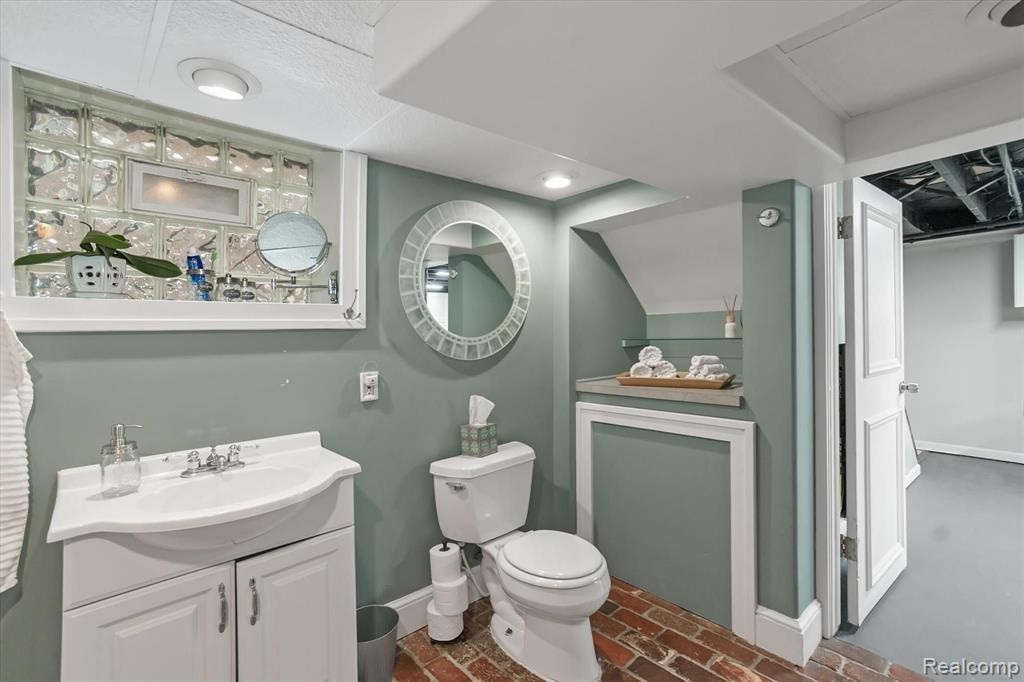 22414 Edison Street Dearborn, MI 48124 - Photo 24 of 27