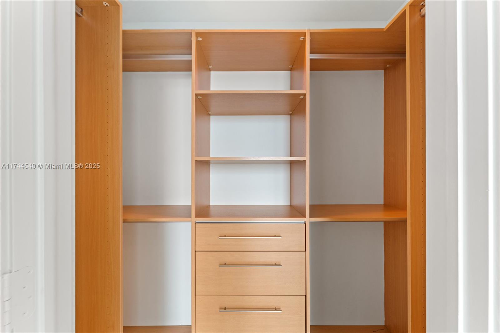 900 Biscayne Boulevard, Unit 4708 Miami, FL 33132 - Photo 17 of 39 a close view of closet