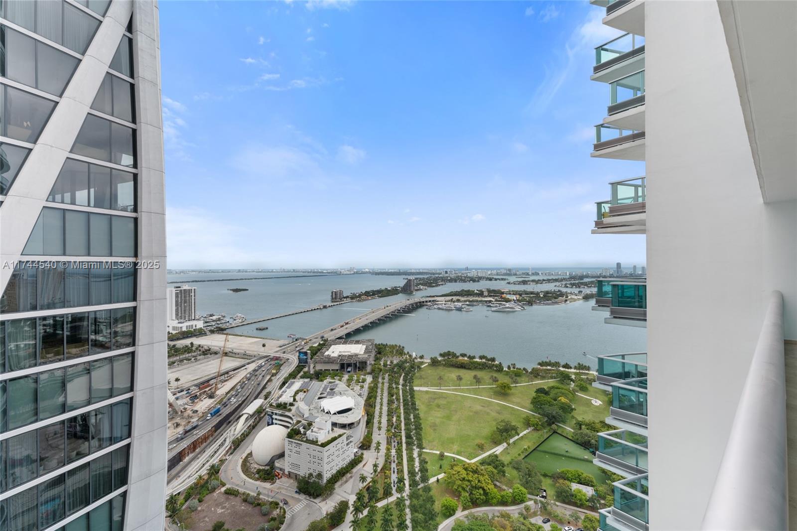 900 Biscayne Boulevard, Unit 4708 Miami, FL 33132 - Photo 21 of 39 a view of ocean view
