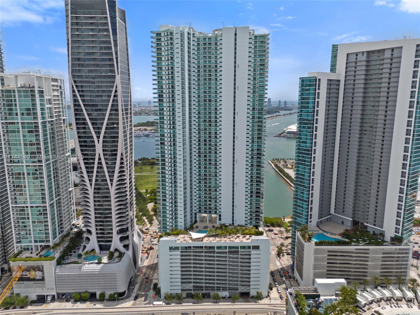900 Biscayne Boulevard, Unit 4708 Miami, FL 33132 - Photo 28 of 39 a view of a city with tall buildings