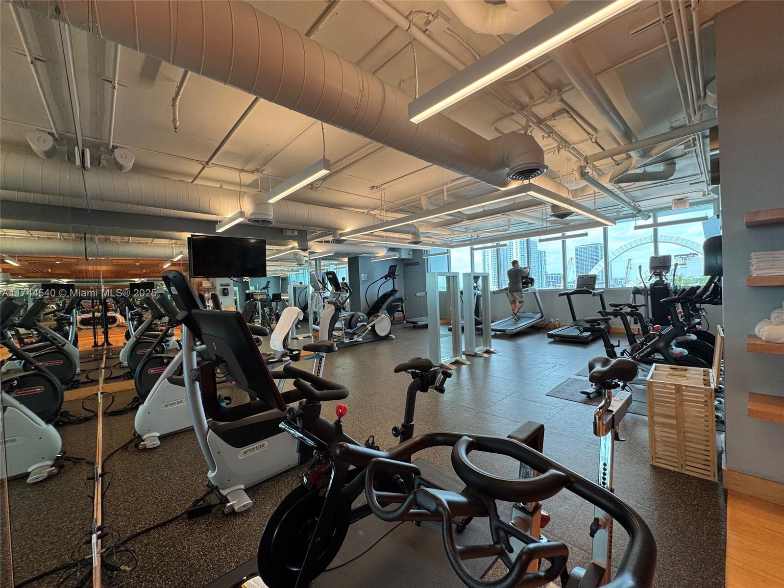 900 Biscayne Boulevard, Unit 4708 Miami, FL 33132 - Photo 39 of 39 a view of a room with gym equipment