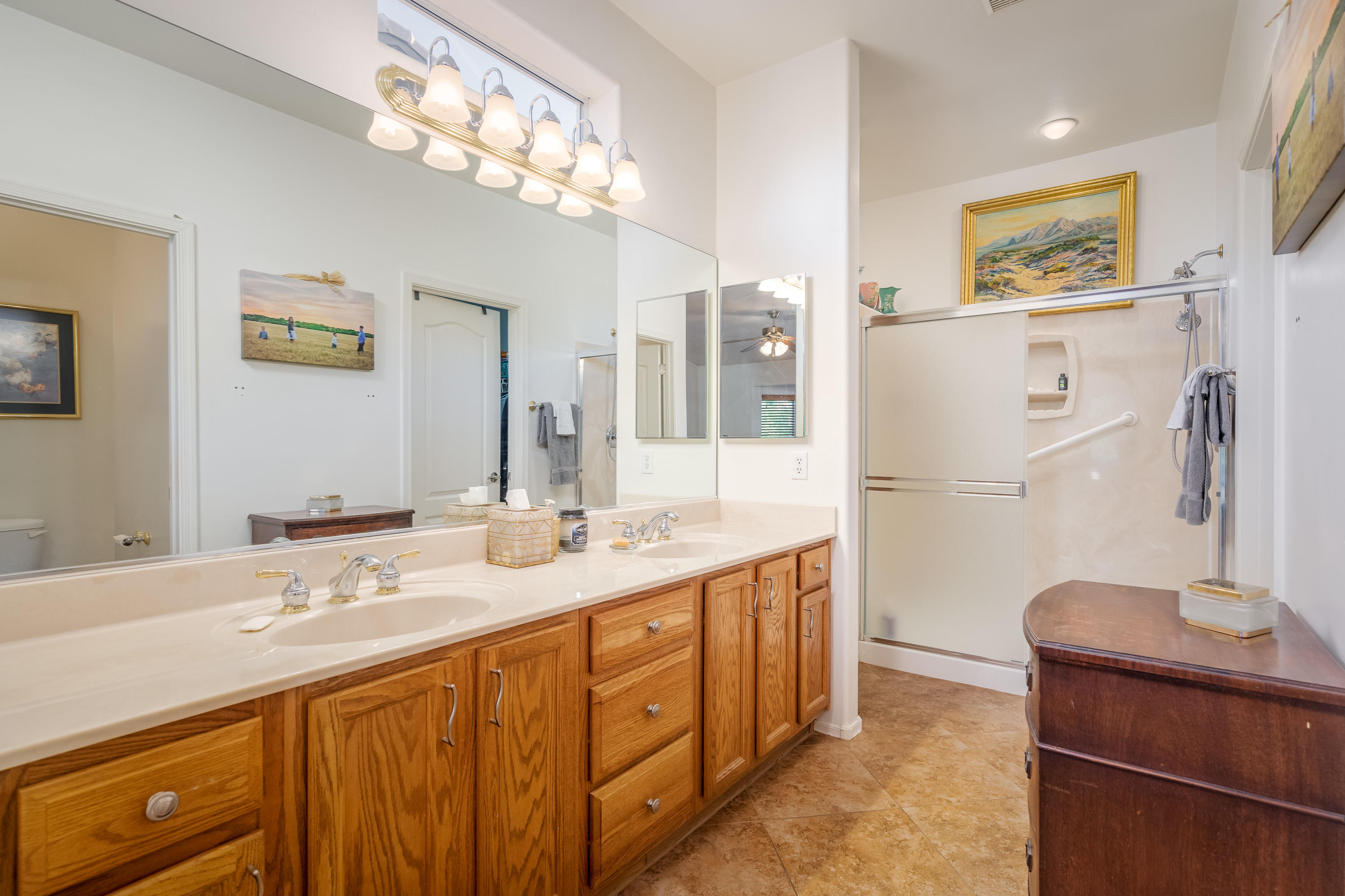 795 South Rising View Court Cornville, AZ 86325 - Photo 11 of 18 Owner's Bathroom