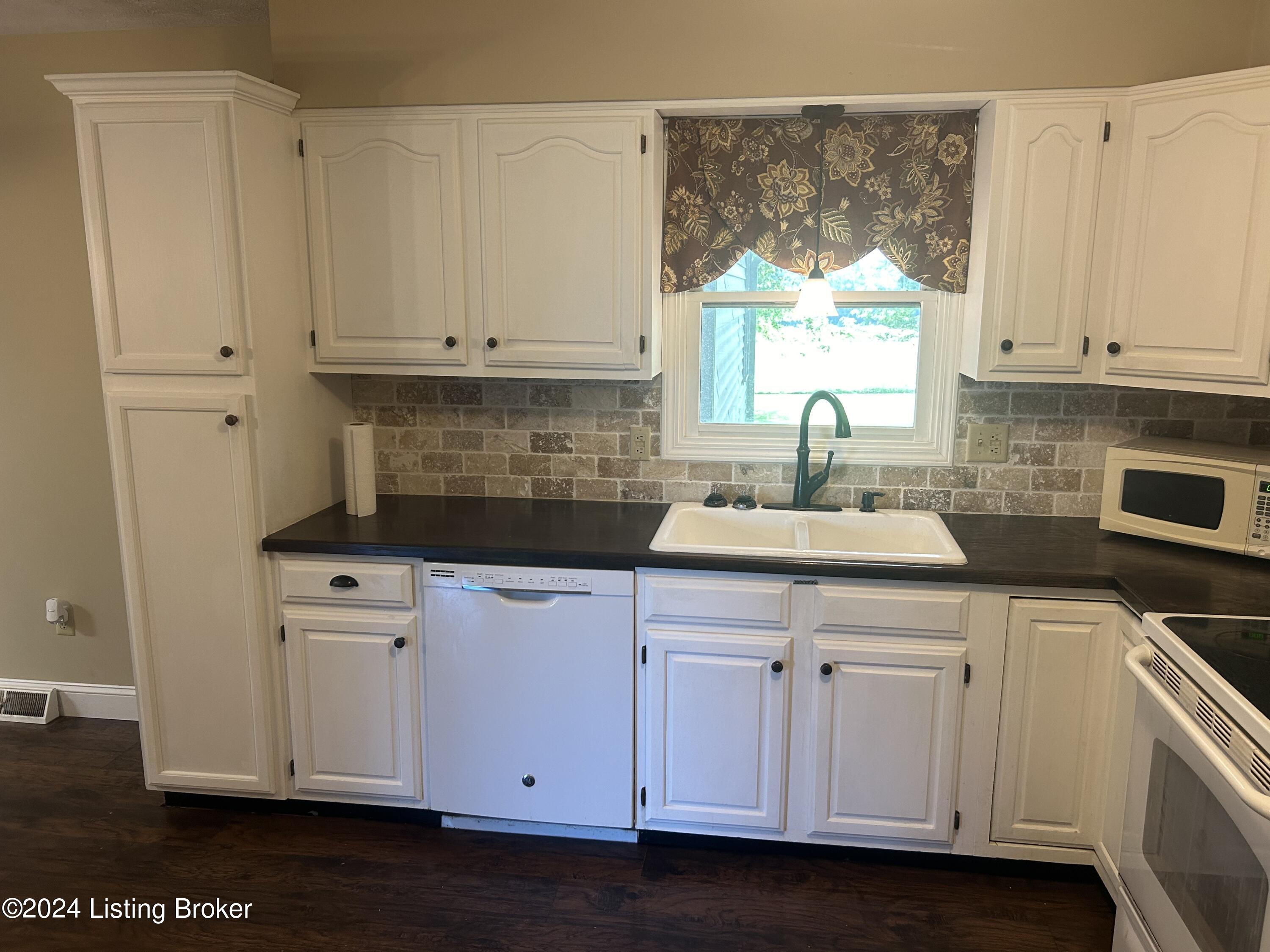 38 Conn Mattingly Road Westview, KY 40178 - Photo 20 of 74 IMG_8362