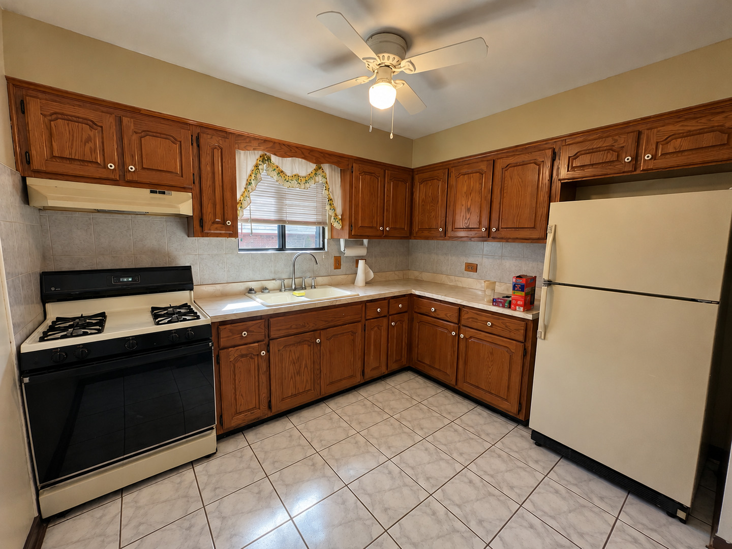 6119 Marshall Avenue, Unit 3E Chicago Ridge, IL 60415 - Photo 4 of 11 Gallery Image 4