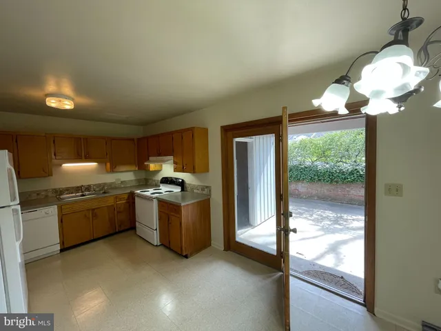 $1,200 | 1781 E Lincoln Way East, Chambersburg, PA 17202