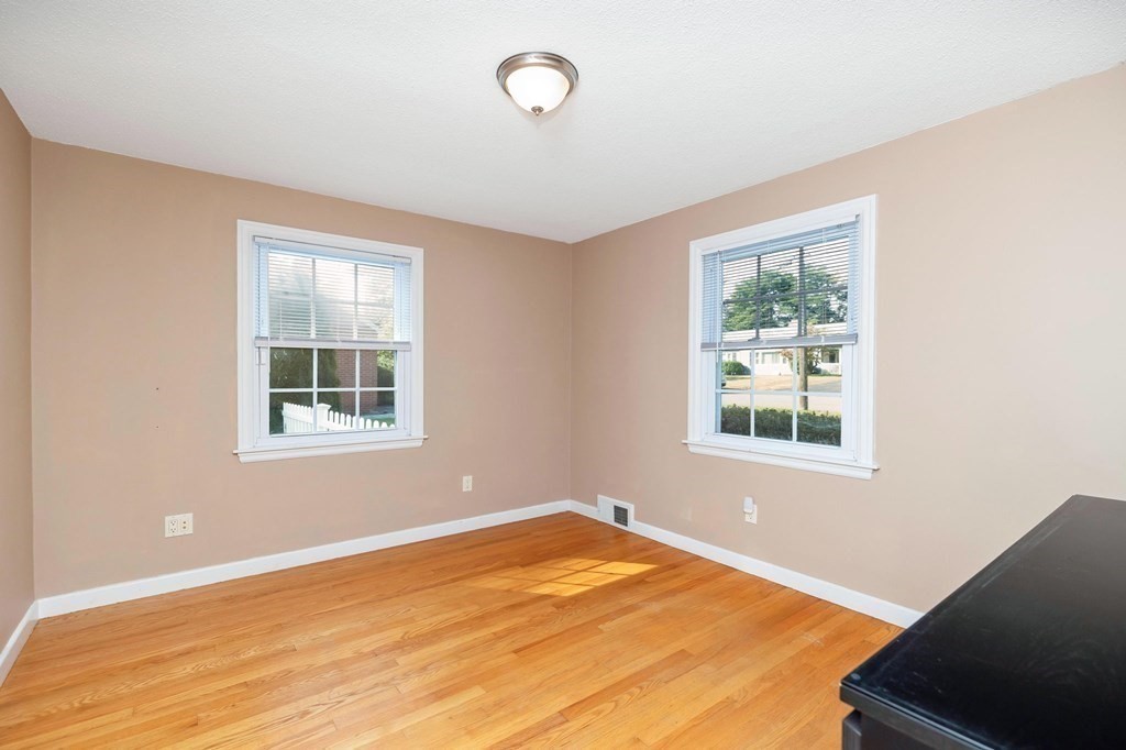 257 Winton Street Springfield, MA 01118 - Photo 23 of 42 Gallery Image 23