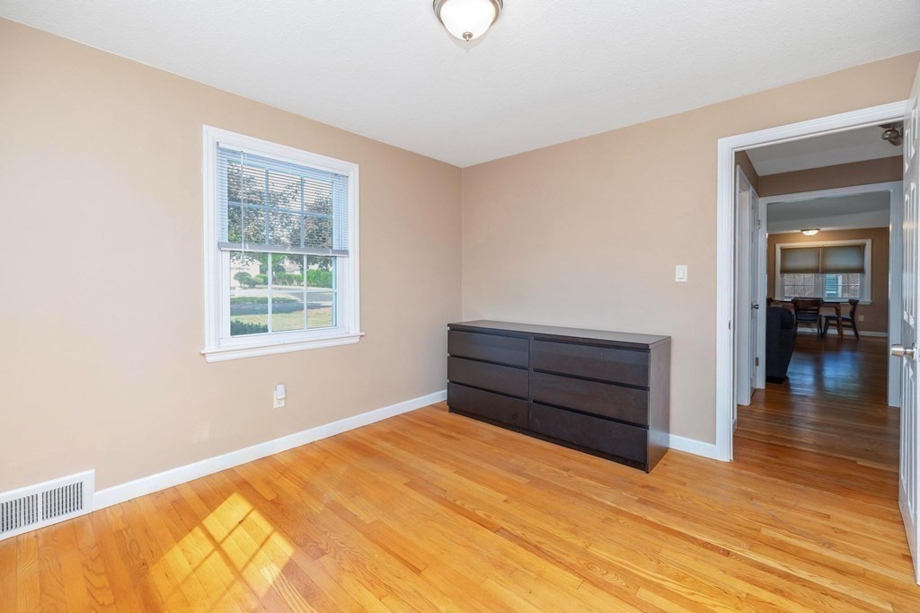 257 Winton Street Springfield, MA 01118 - Photo 26 of 42 Gallery Image 26