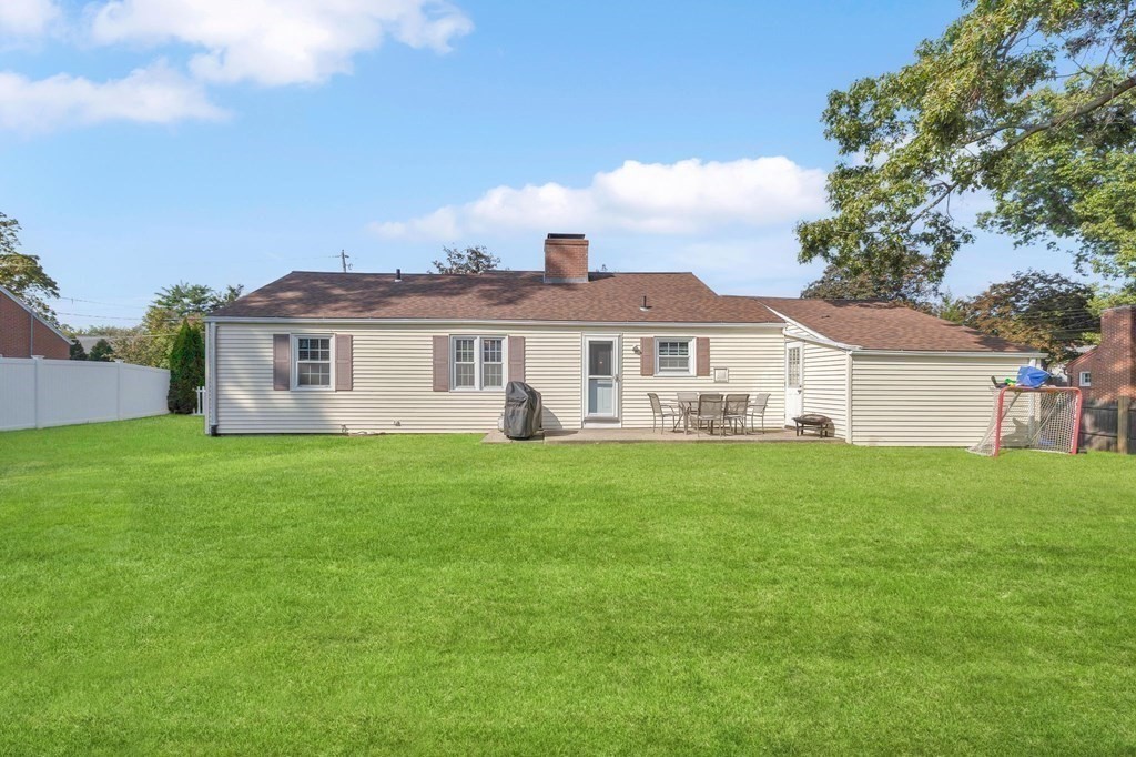 257 Winton Street Springfield, MA 01118 - Photo 3 of 42 Gallery Image 3