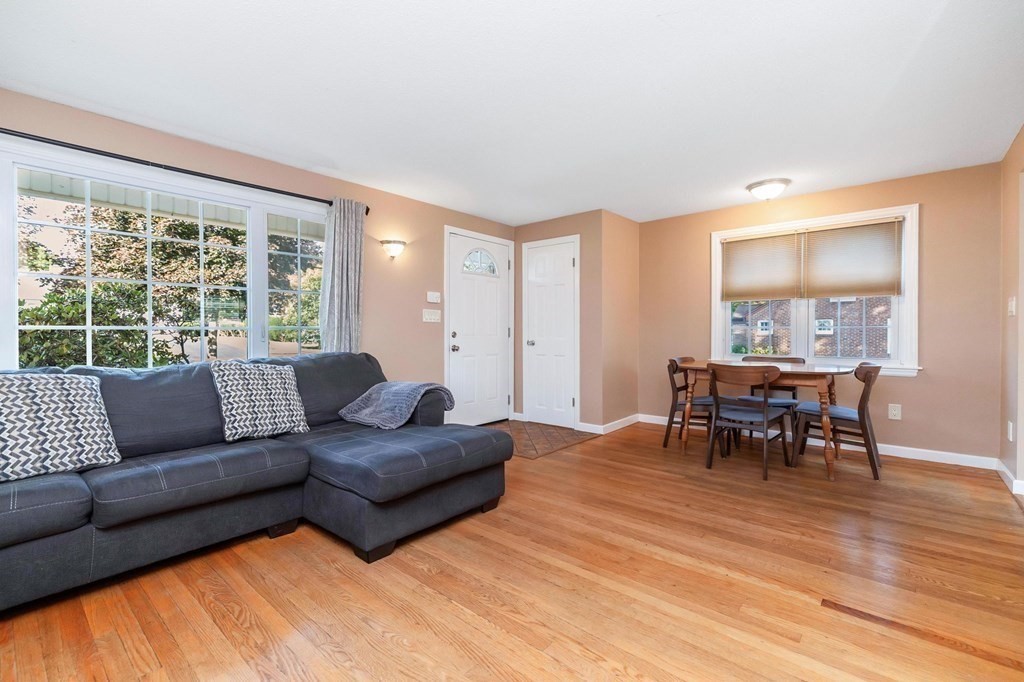 257 Winton Street Springfield, MA 01118 - Photo 5 of 42 Gallery Image 5