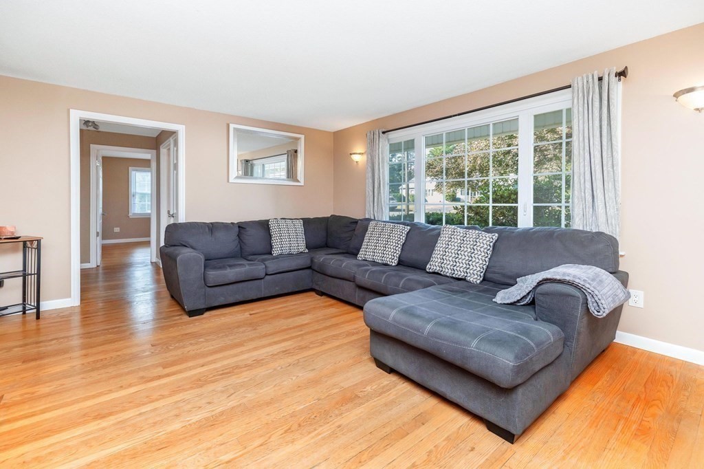 257 Winton Street Springfield, MA 01118 - Photo 7 of 42 Gallery Image 7