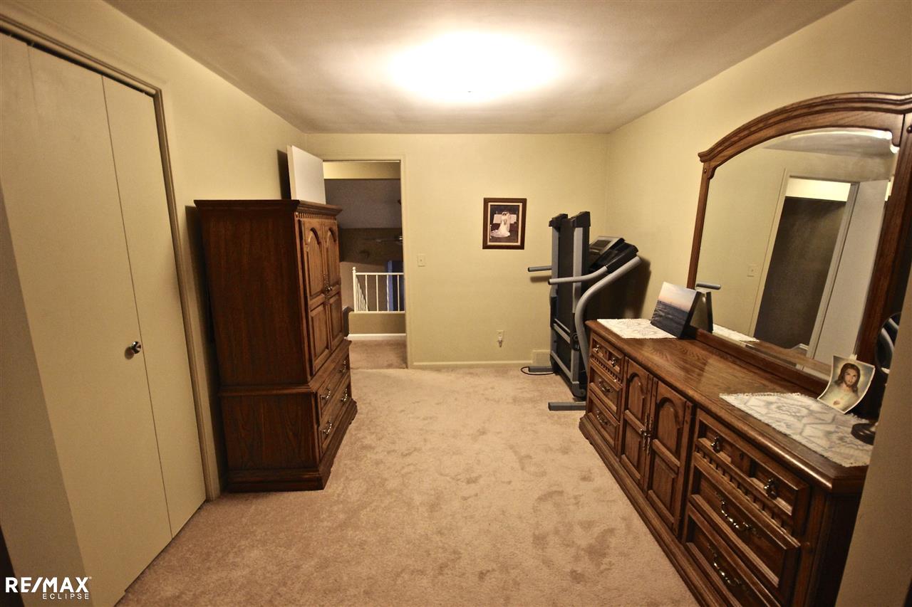17952 Rainbow Road Fraser, MI 48026 - Photo 14 of 37 31305940-13.JPG