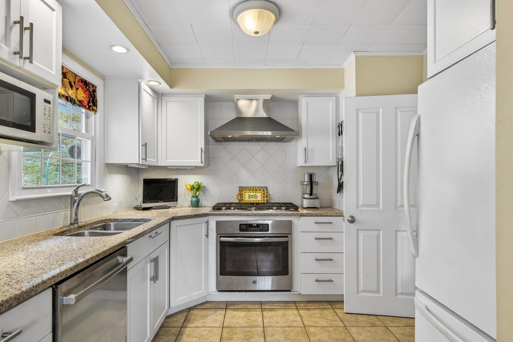 47 Chatterton Park Proctor, VT 05765 - Photo 5 of 50