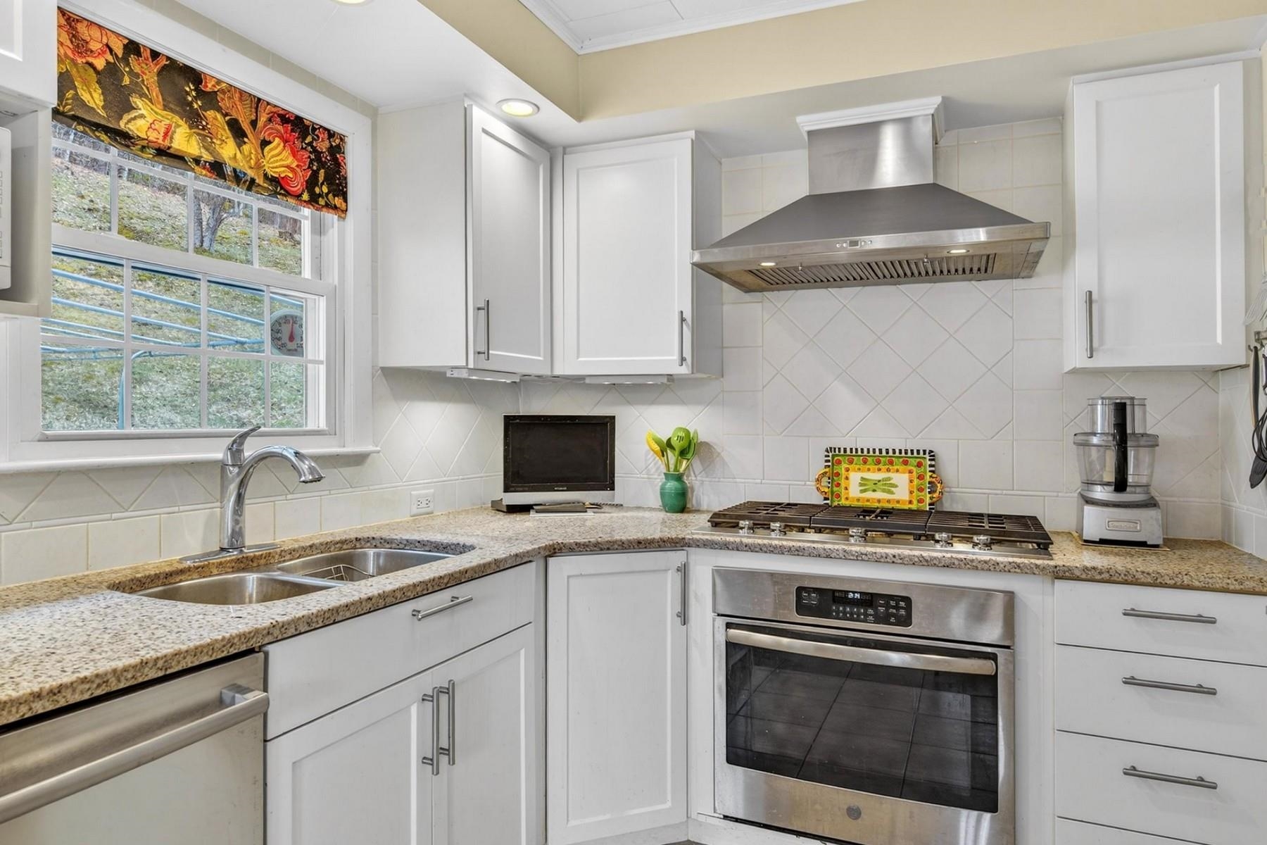 47 Chatterton Park Proctor, VT 05765 - Photo 6 of 50