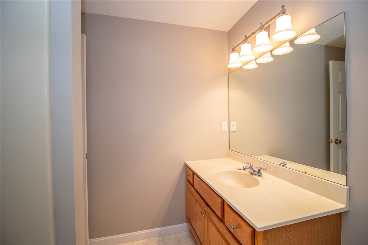 4 Devon Road Hampstead, NH 03841 - Photo 23 of 40