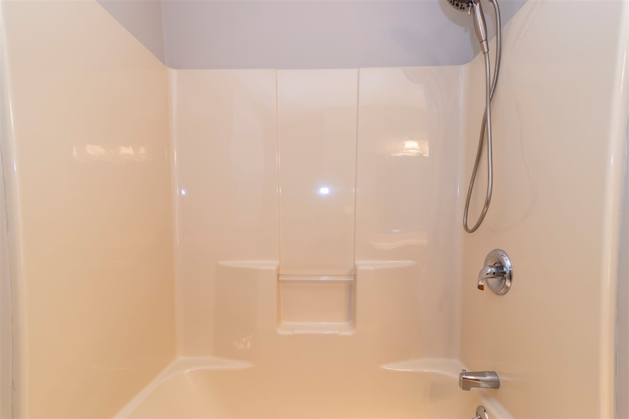 4 Devon Road Hampstead, NH 03841 - Photo 25 of 40