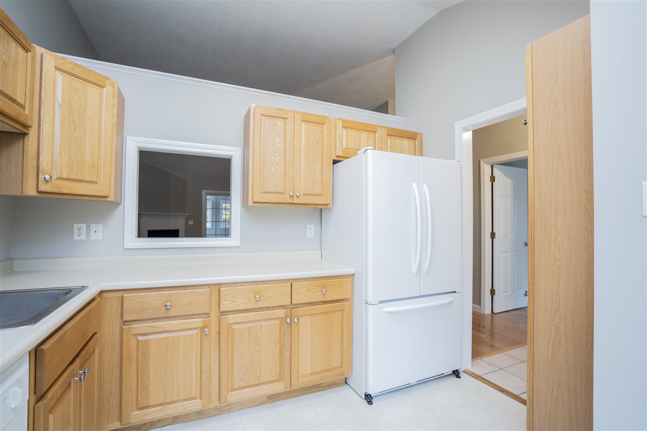 4 Devon Road Hampstead, NH 03841 - Photo 7 of 40