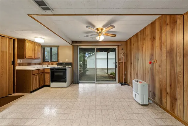 $149,999 | 2903 Northeast 56 Terrace, Gladstone, MO 64119