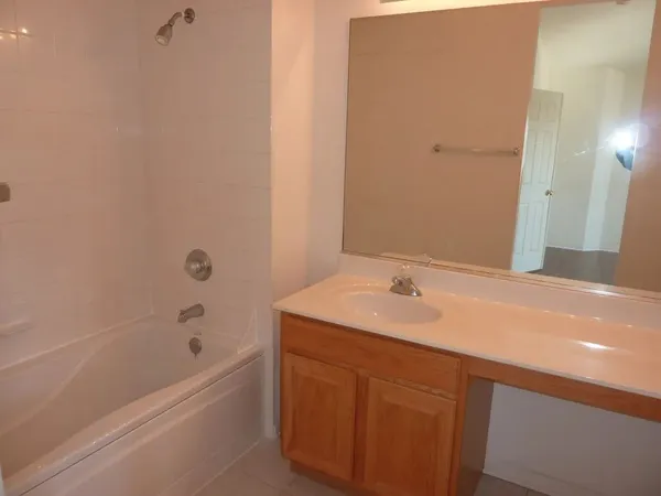 $2,700 | 1040 Montego Bay Court, Unit 1040, Romeoville, IL 60446
