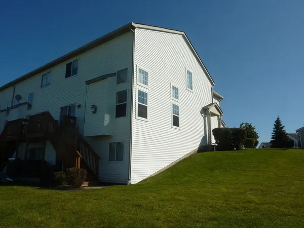 $2,700 | 1040 Montego Bay Court, Unit 1040, Romeoville, IL 60446