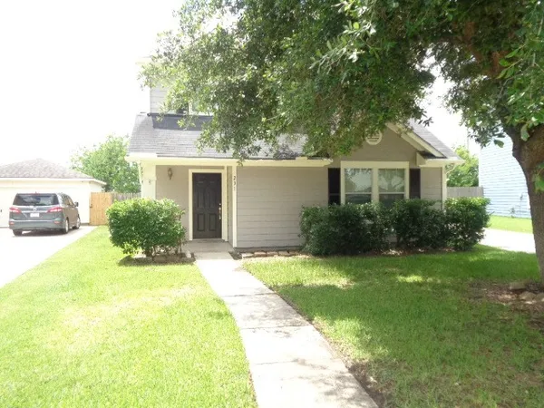 $1,995 | 231 Silver Mist Circle, Dickinson, TX 77539