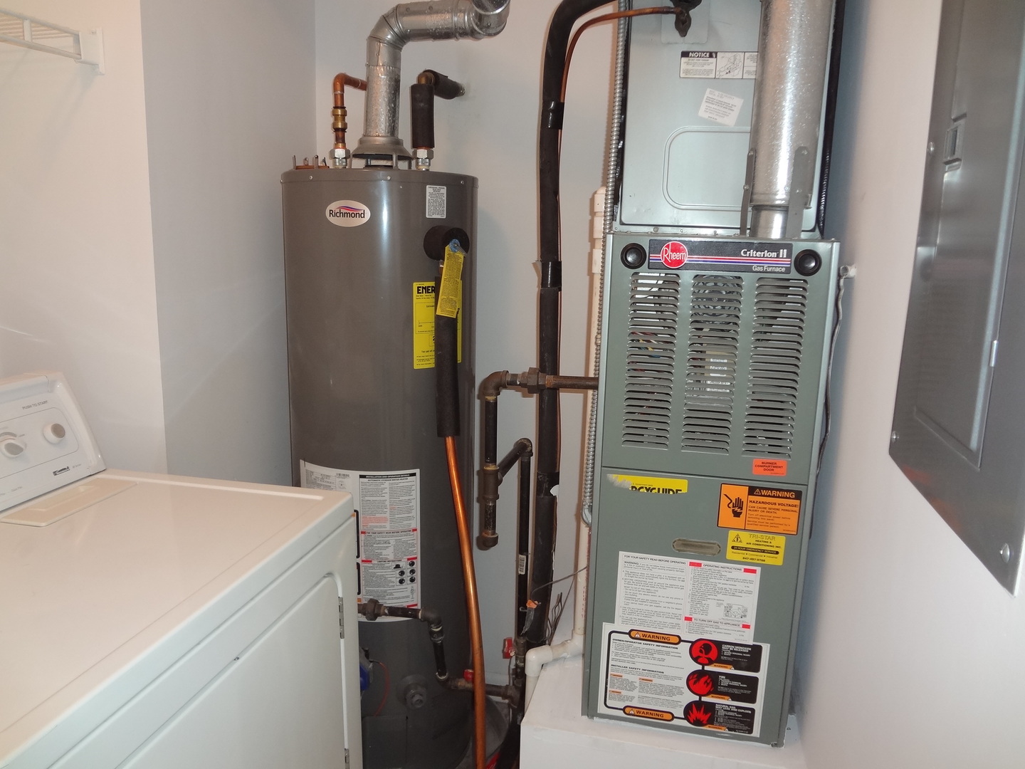 1127 North Red Oak Circle, Unit 4 Round Lake Beach, IL 60073 - Photo 17 of 31 a utility room with dryer and washer