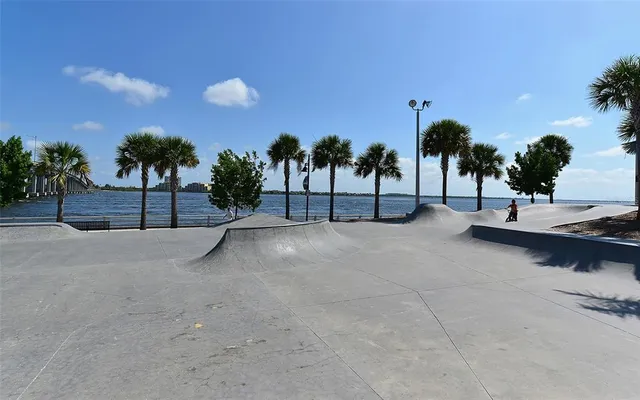 a view of a parking area