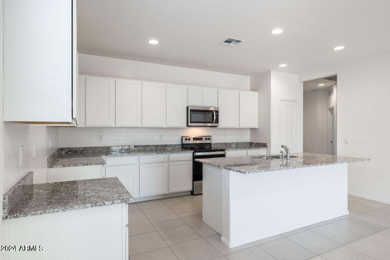 10516 West Bloch Road Tolleson, AZ 85353 - Photo 6 of 28 20240822004815089704000000-o