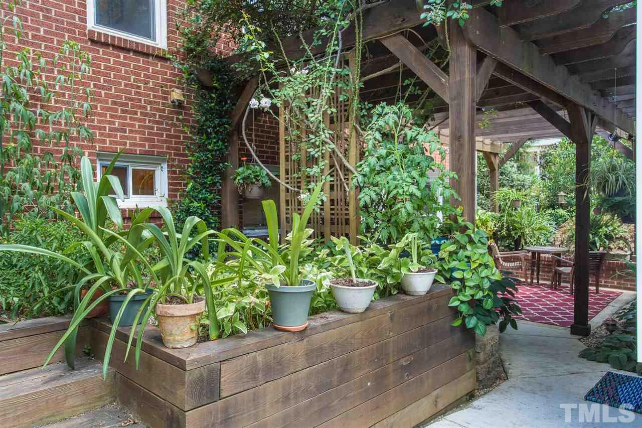 1430 Ridge Road Raleigh, NC 27607 - Photo 8 of 30 a view of a garden with plants