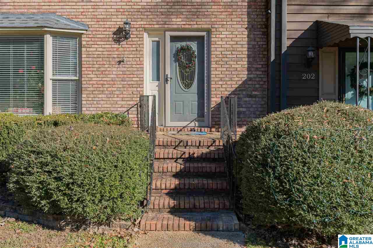 201 Old Rocky Ridge Lane Birmingham, AL 35216 - Photo 2 of 38