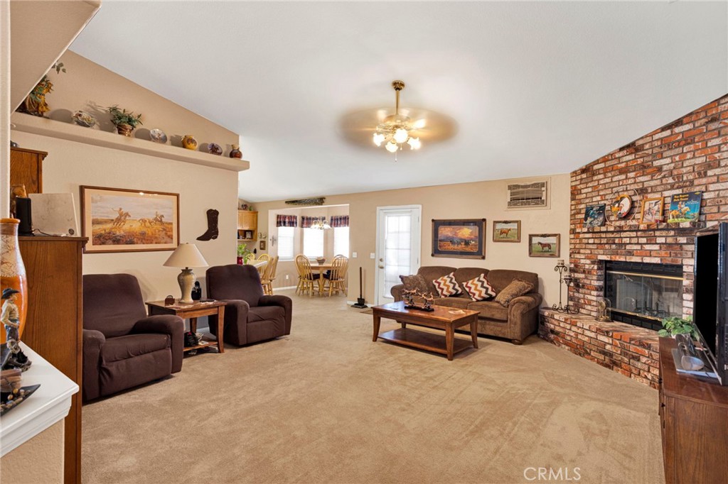 14570 Gayhead Road Apple Valley, CA 92307 - Photo 6 of 54 Gallery Image 6