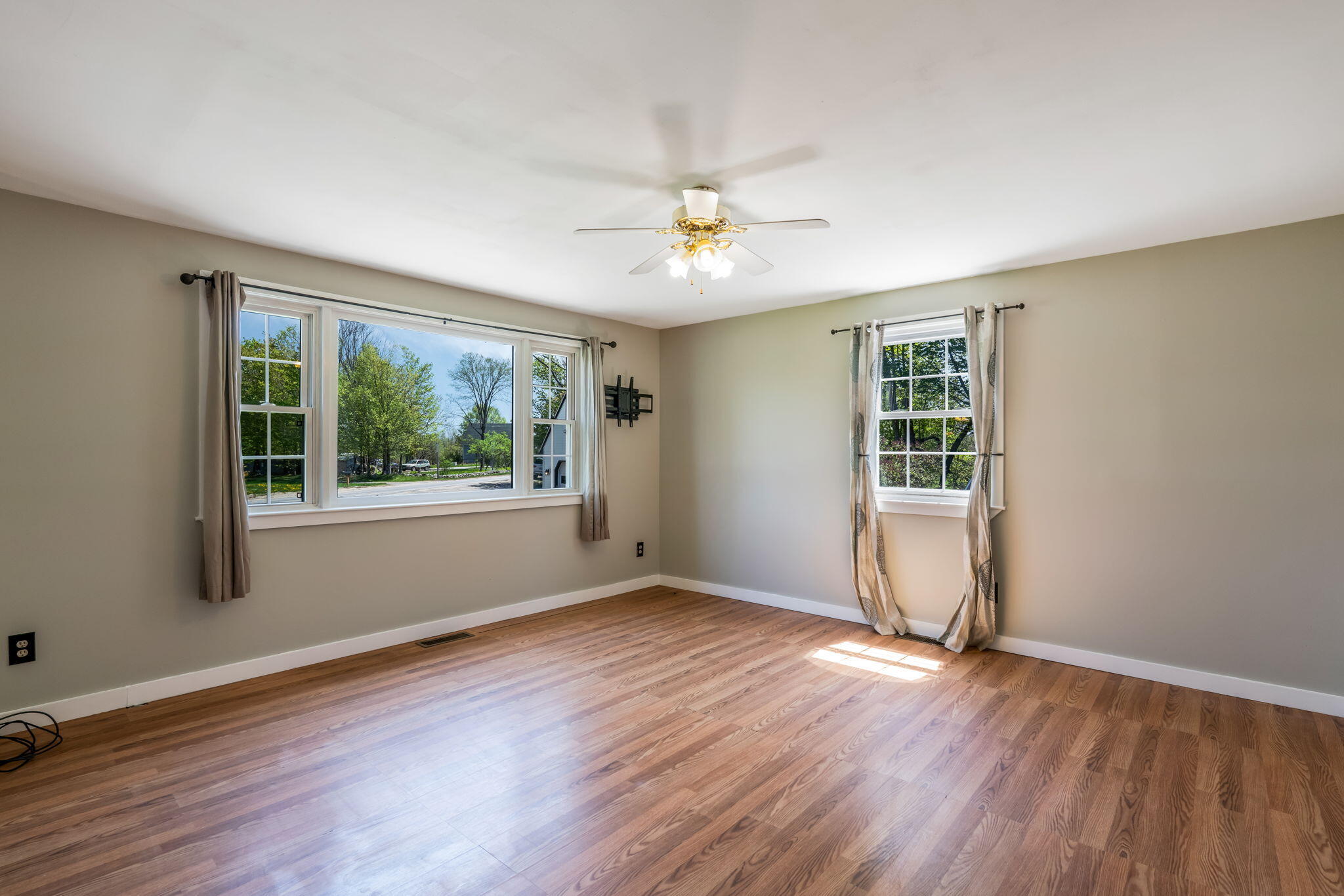269 Hebron Road Buckfield, ME 04220 - Photo 11 of 33 40-web-or-mls-269-hebron-rd