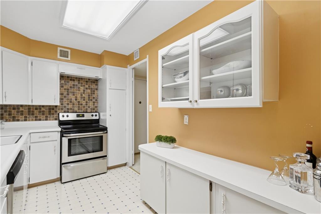 4545 Wornall Road, Unit 310 Kansas City, MO 64111 - Photo 14 of 32