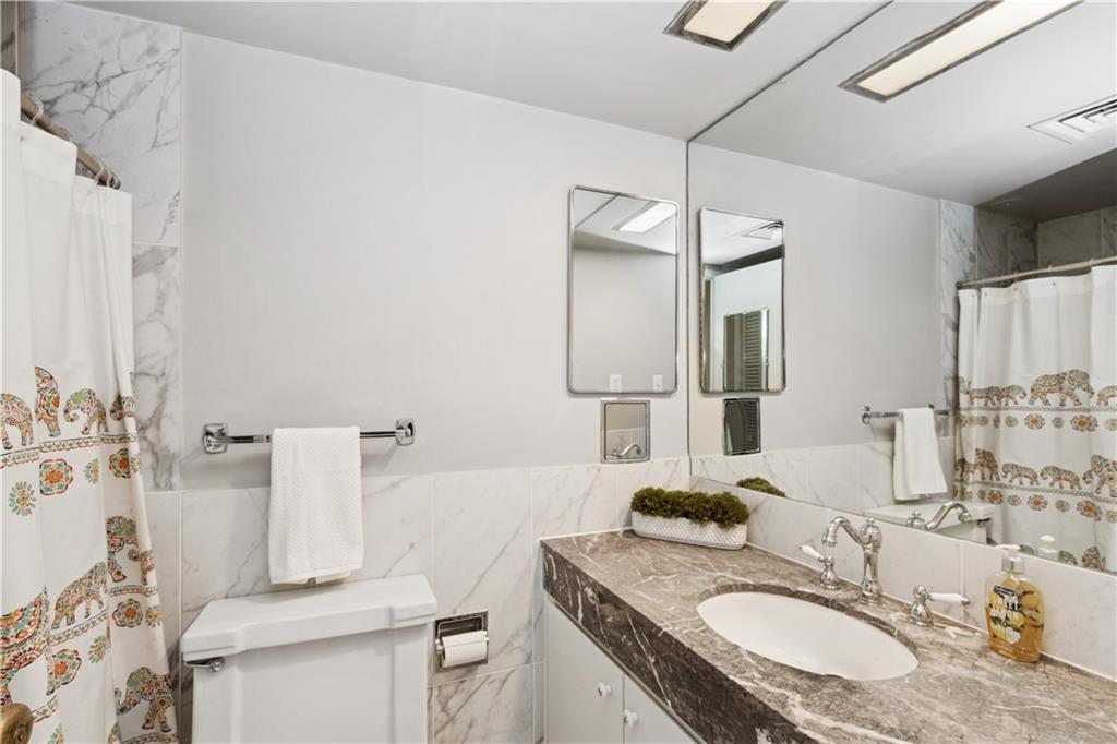 4545 Wornall Road, Unit 310 Kansas City, MO 64111 - Photo 18 of 32