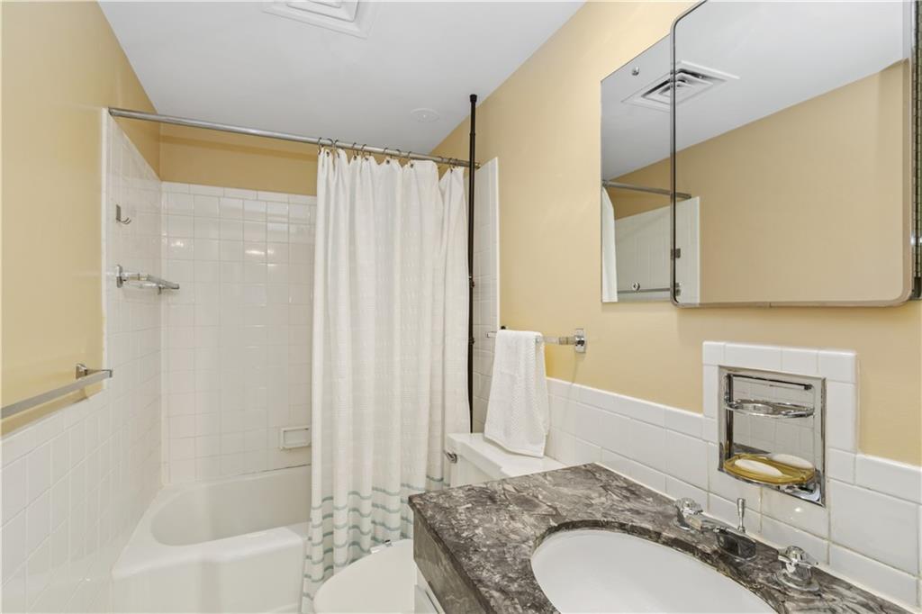 4545 Wornall Road, Unit 310 Kansas City, MO 64111 - Photo 21 of 32