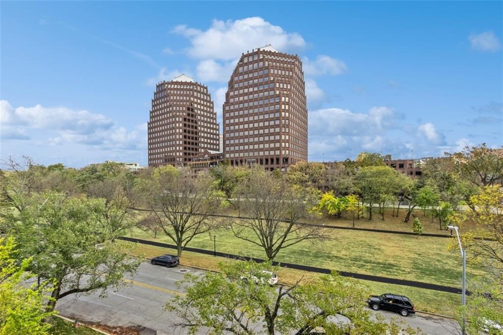 4545 Wornall Road, Unit 310 Kansas City, MO 64111 - Photo 26 of 32