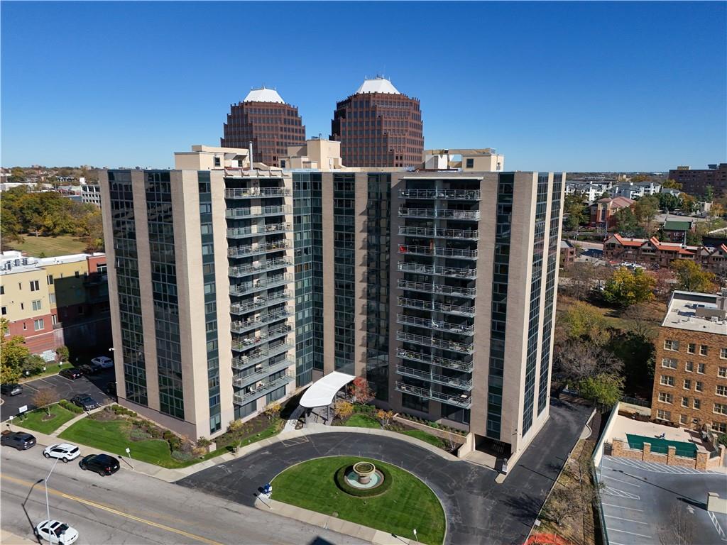 4545 Wornall Road, Unit 310 Kansas City, MO 64111 - Photo 28 of 32