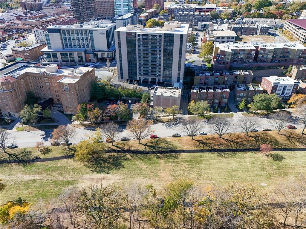 4545 Wornall Road, Unit 310 Kansas City, MO 64111 - Photo 31 of 32