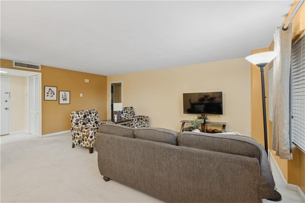 4545 Wornall Road, Unit 310 Kansas City, MO 64111 - Photo 9 of 32