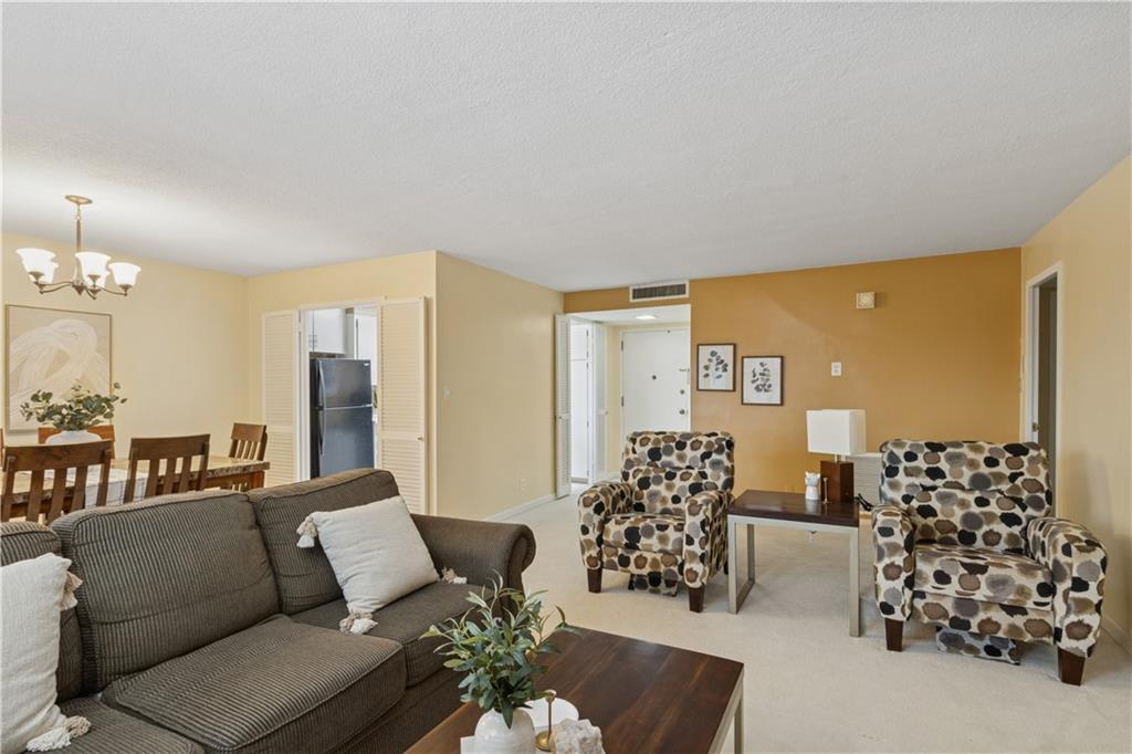 4545 Wornall Road, Unit 310 Kansas City, MO 64111 - Photo 10 of 32