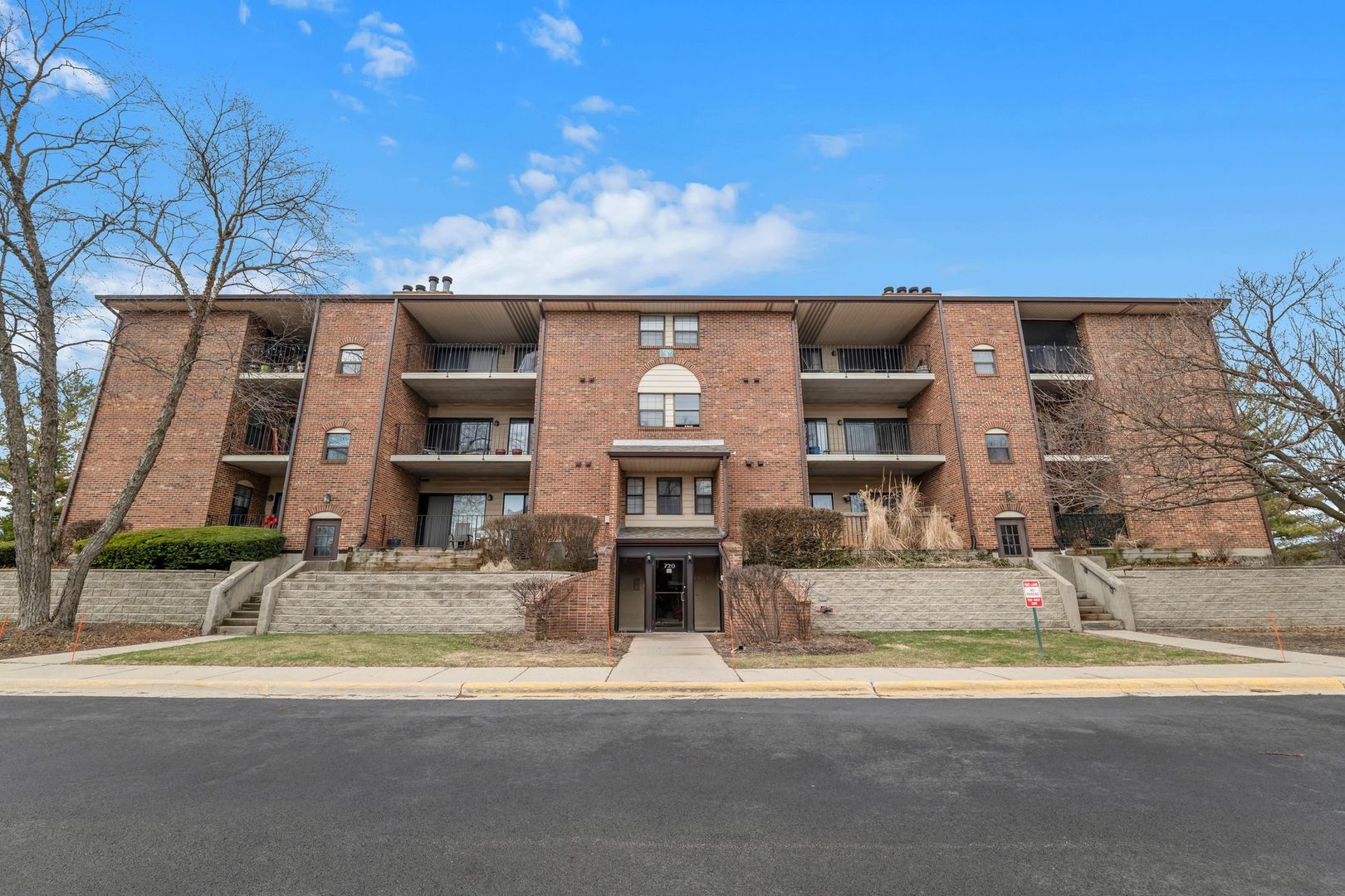 720 Weidner Road, Unit 101 Buffalo Grove, IL 60089 - Photo 1 of 20 Gallery Image 1