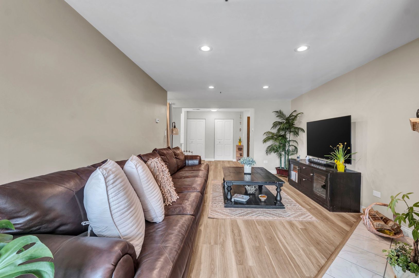 720 Weidner Road, Unit 101 Buffalo Grove, IL 60089 - Photo 6 of 20 Gallery Image 6