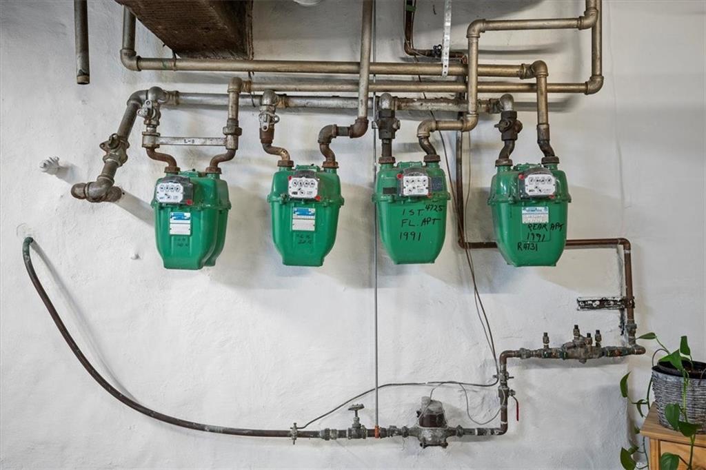 4731 Butler Street Pittsburgh, PA 15201 - Photo 17 of 50 a water heater on the table
