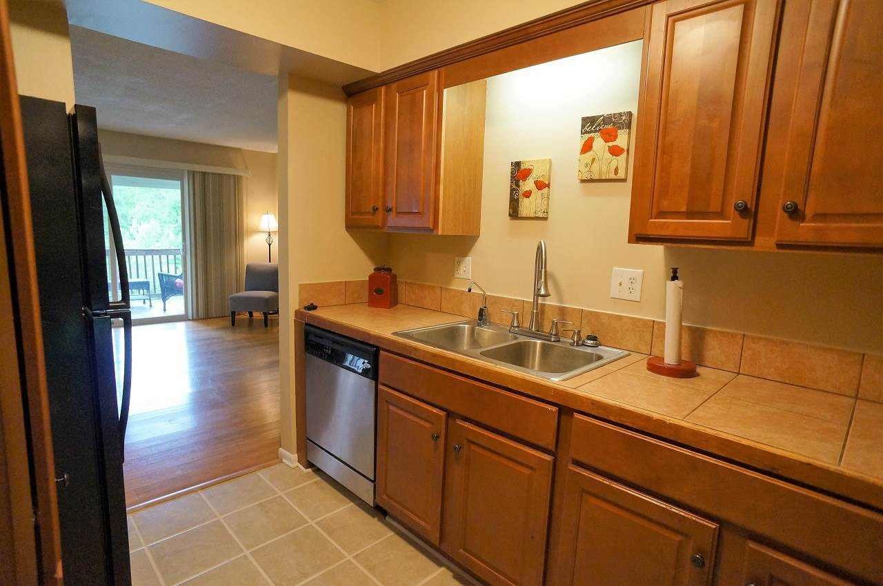 618 Pine Ridge Place, Unit 618 Raleigh, NC 27609 - Photo 3 of 20 Photo 3