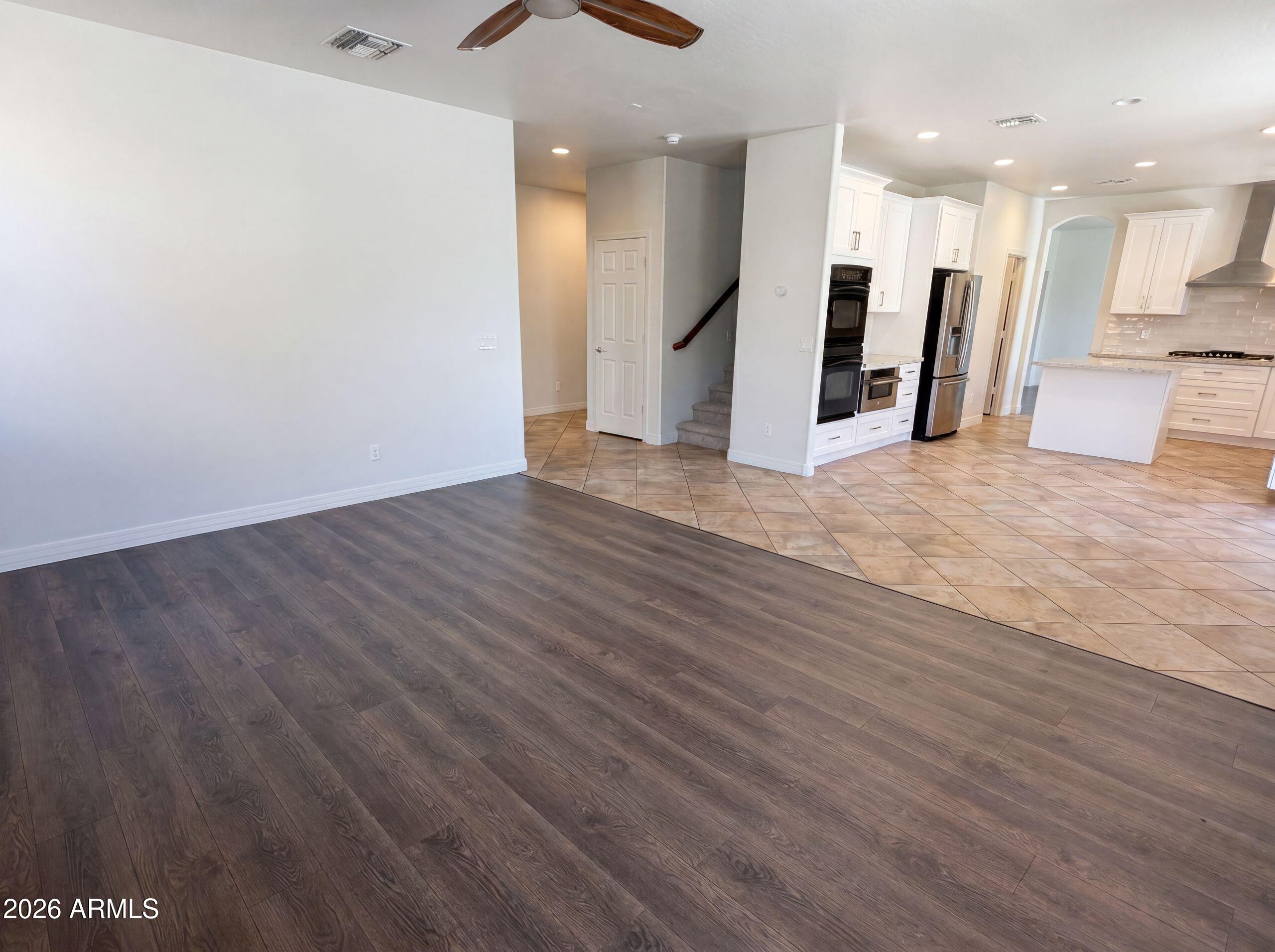 5032 West Yearling Road Phoenix, AZ 85083 - Photo 8 of 35