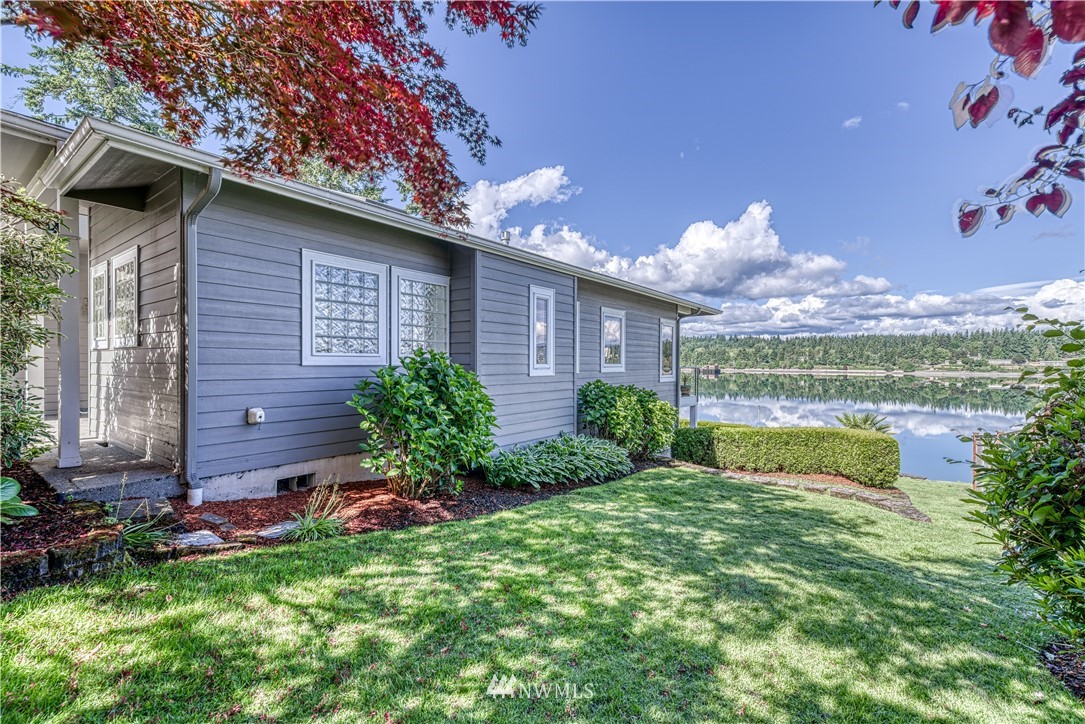 2631 Marine Drive Bremerton, WA 98312 - Photo 2 of 40
