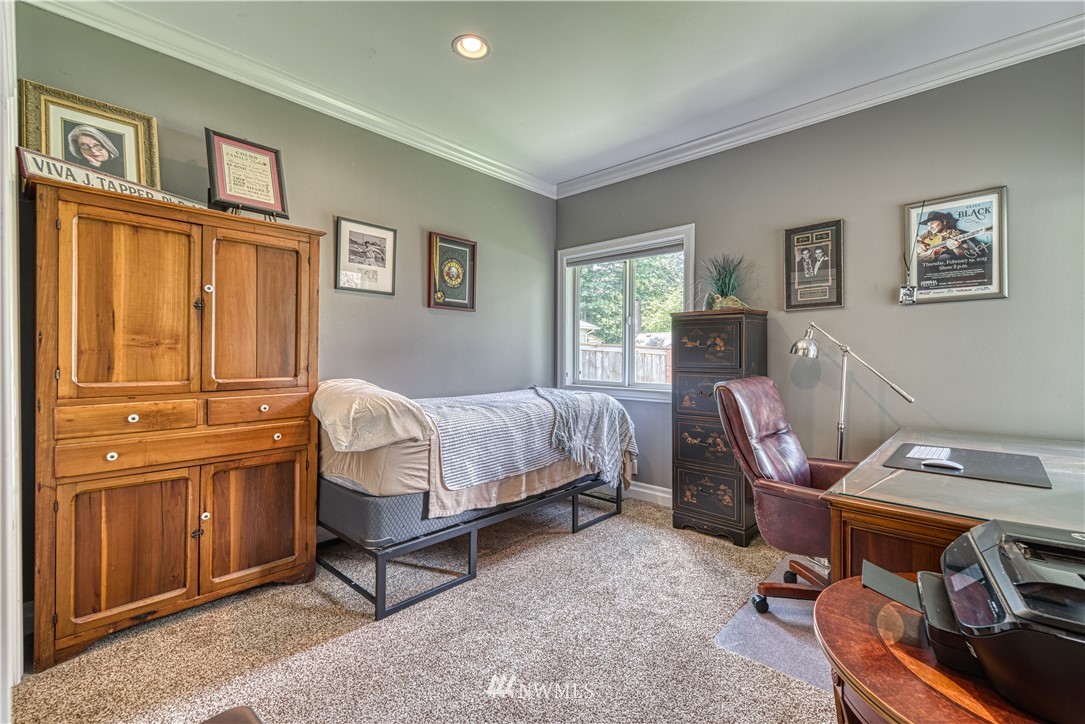 2631 Marine Drive Bremerton, WA 98312 - Photo 22 of 40